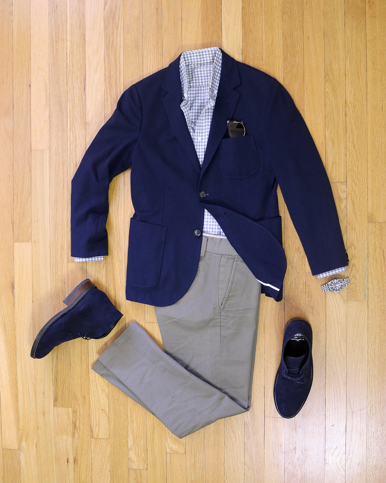 navy blue chukka boots outfit