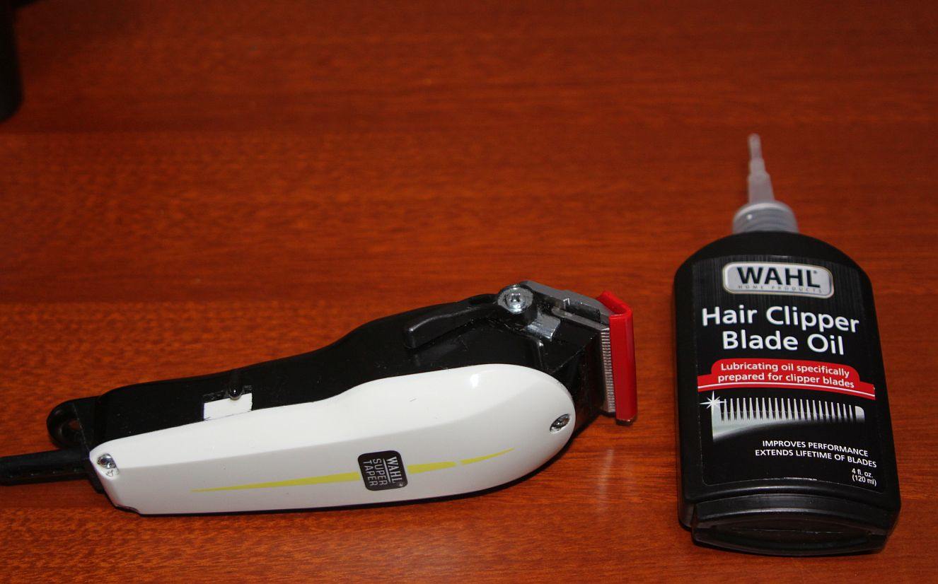 trimmer with blade oil