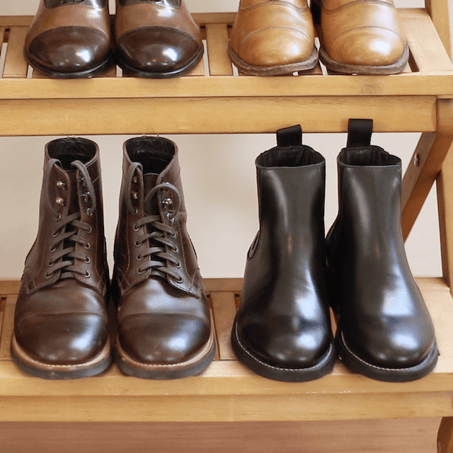 coloured men's boots