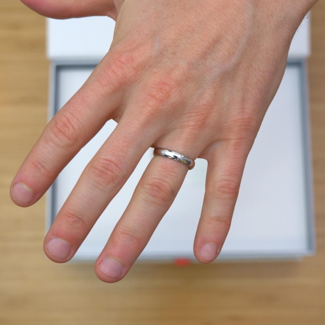 How to Choose a Men's Wedding Ring (In-Depth Guide)