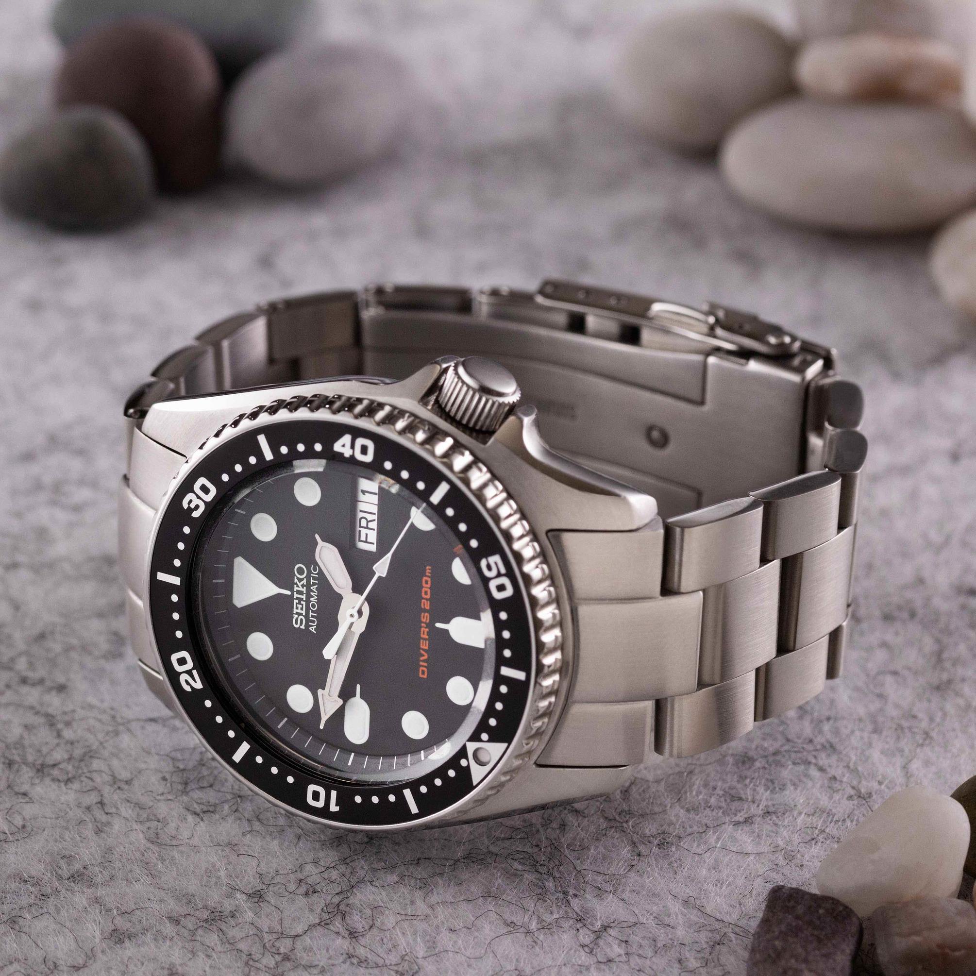 Best Dive Watches For Small Wrists In 2022 — | atelier-yuwa.ciao.jp