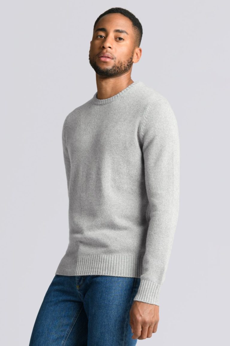 Sweaters for Short Men: Fit Check + Buying Guide - The Modest Man