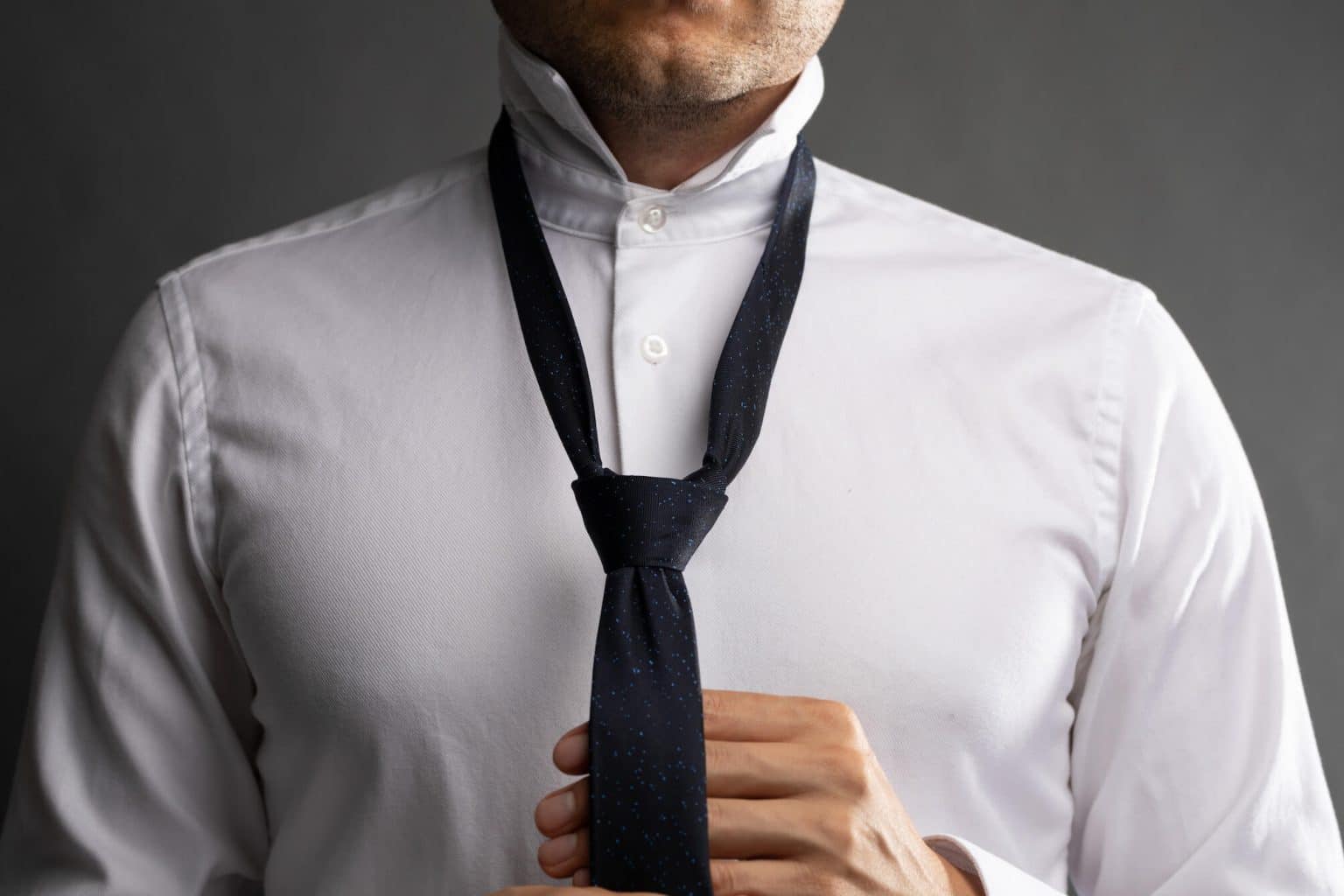 How to Tie a Full Windsor Knot (a.k.a., Double Windsor) The Modest Man