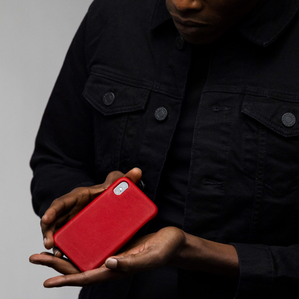 The 9 Best Leather iPhone Cases for Guys in 2023 - The Modest Man