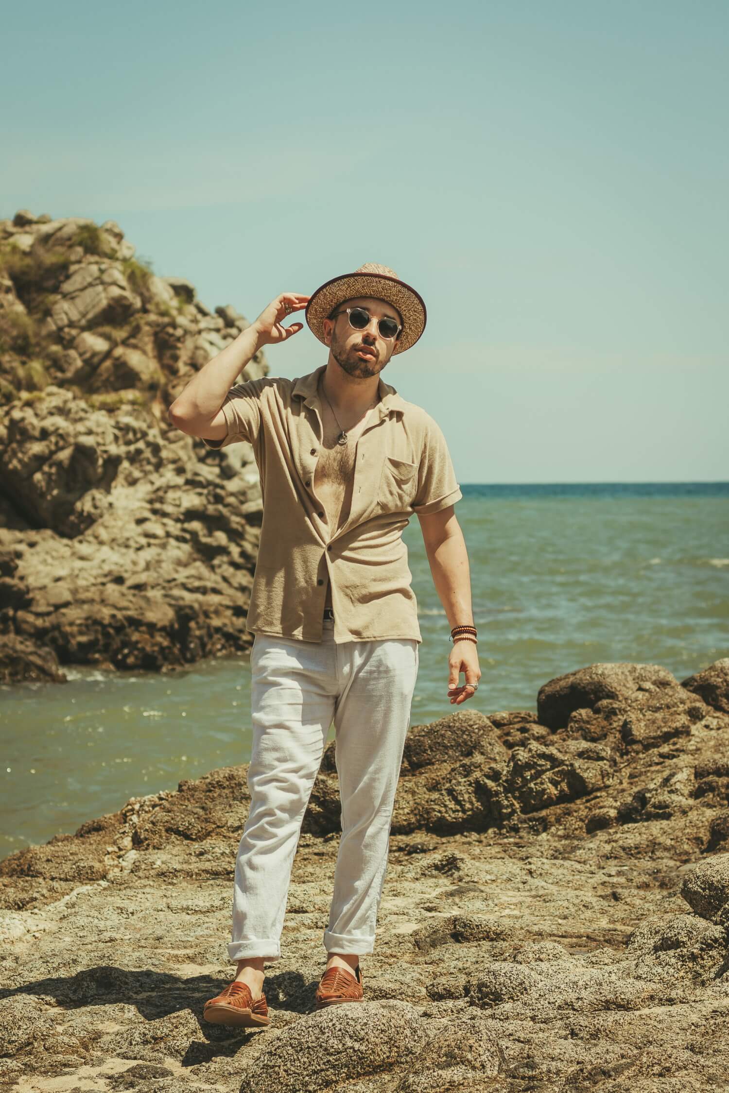 10 Simple Beach Outfit Styling Tips Men Should Follow