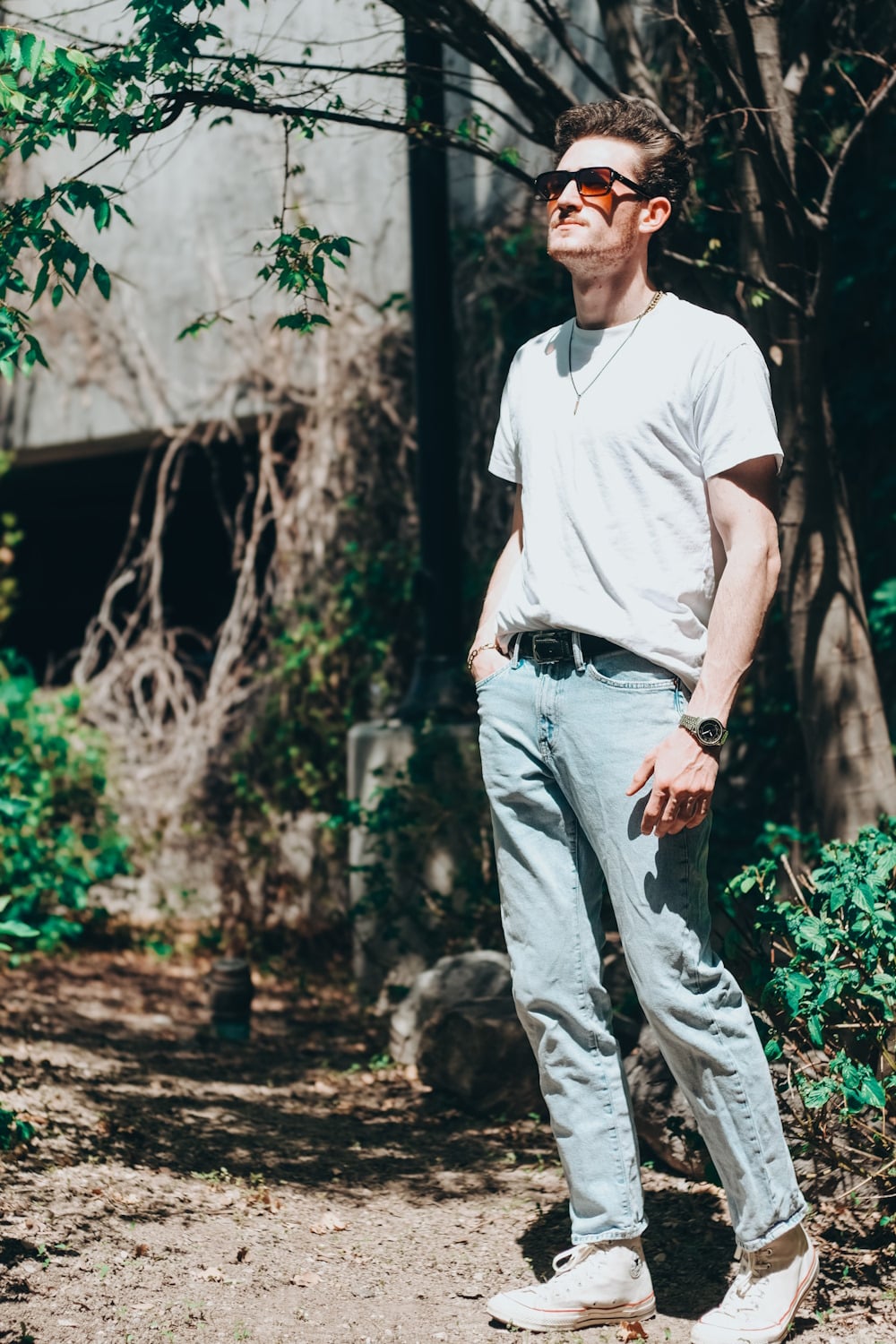 T Shirt and Jeans With Sunglasses Summer Outfit